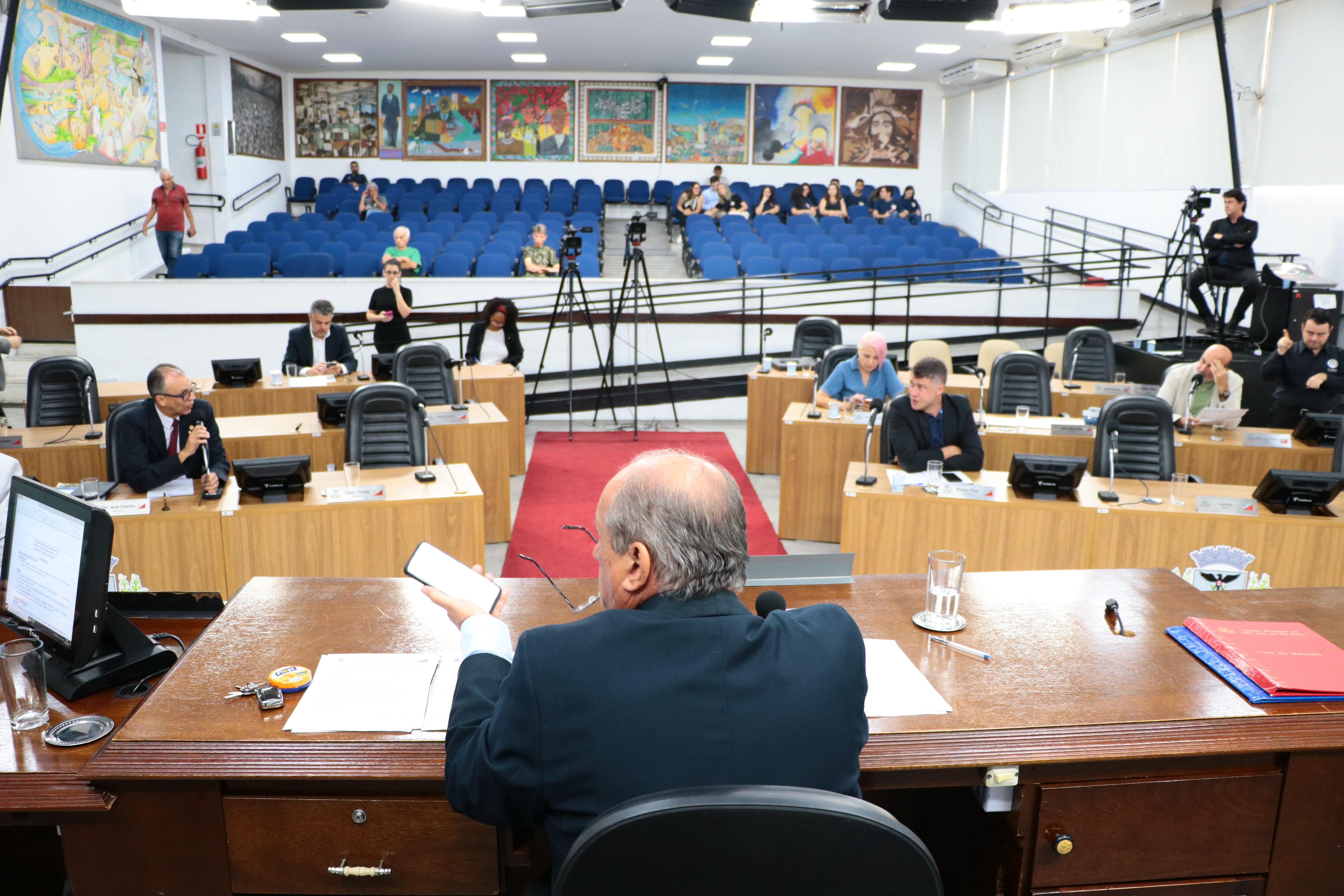 Vereadores aprovaram quatro dos seis projetos da pauta