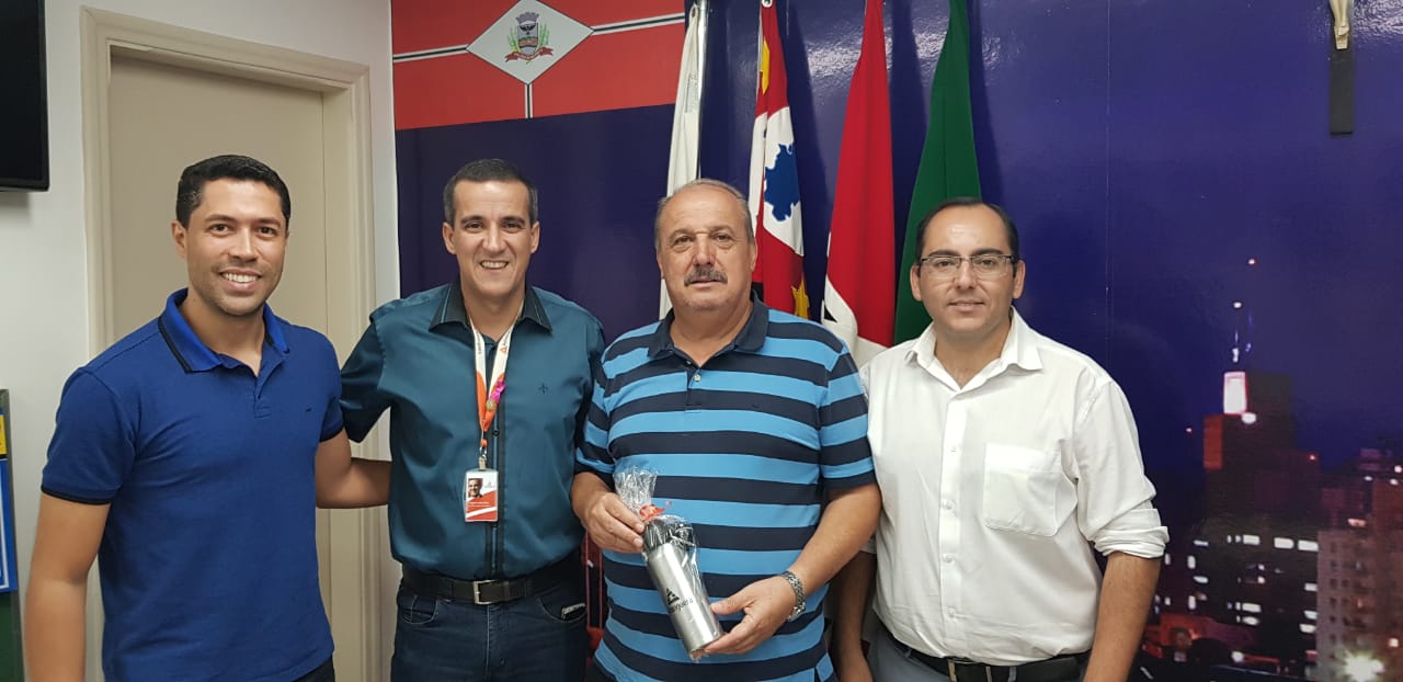 Representantes da faculdade foram recebidos pelo presidente da Câmara