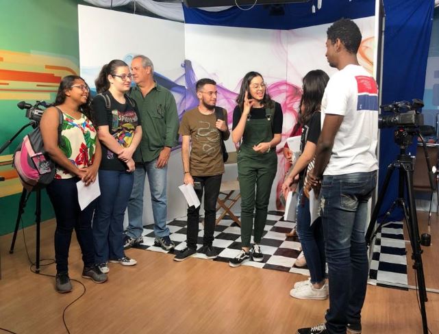 Estudantes da Unip conhecem estúdio da TV Câmara