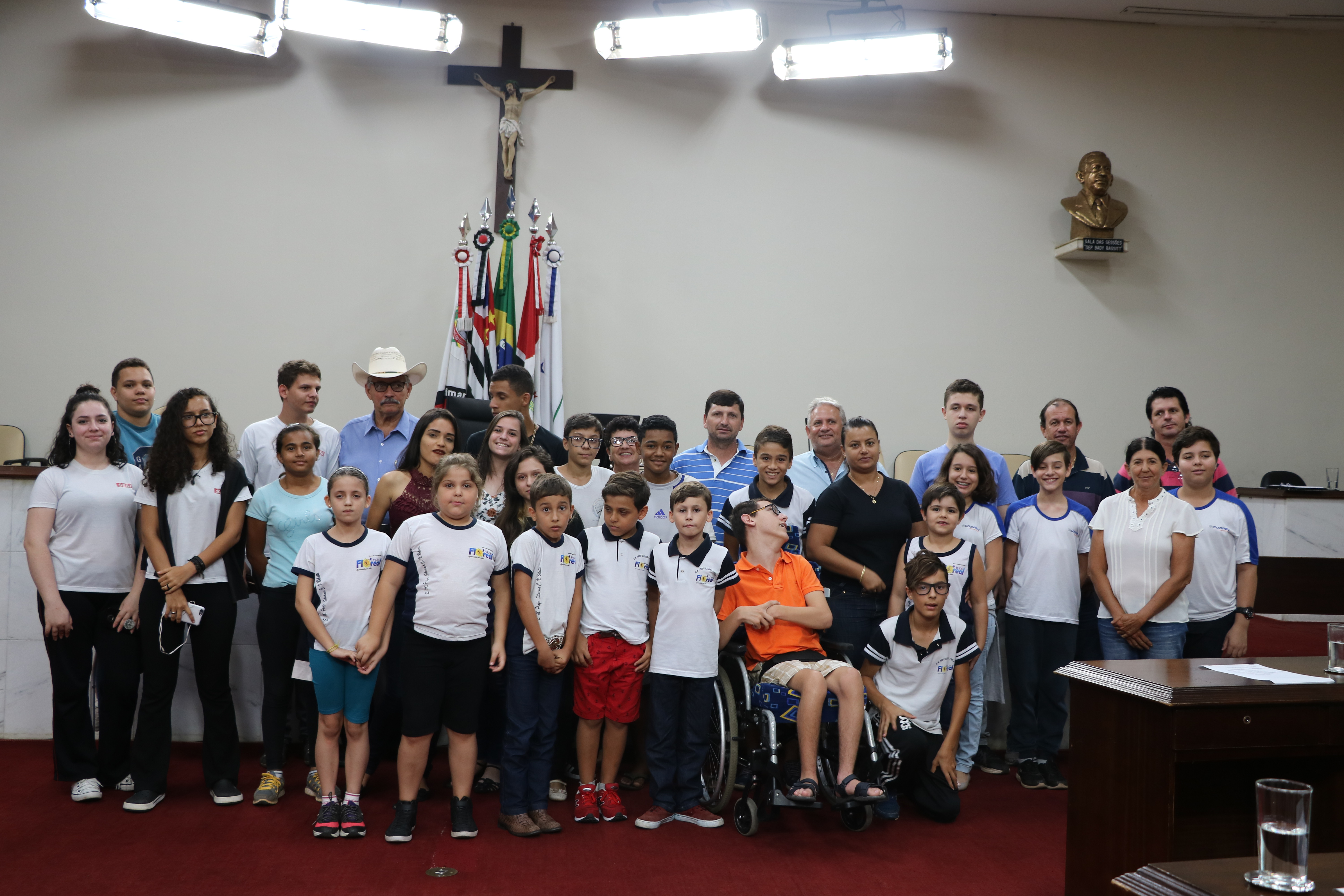 Vereadores mirins de Rio Preto recebem vereadores e estudantes de Floreal
