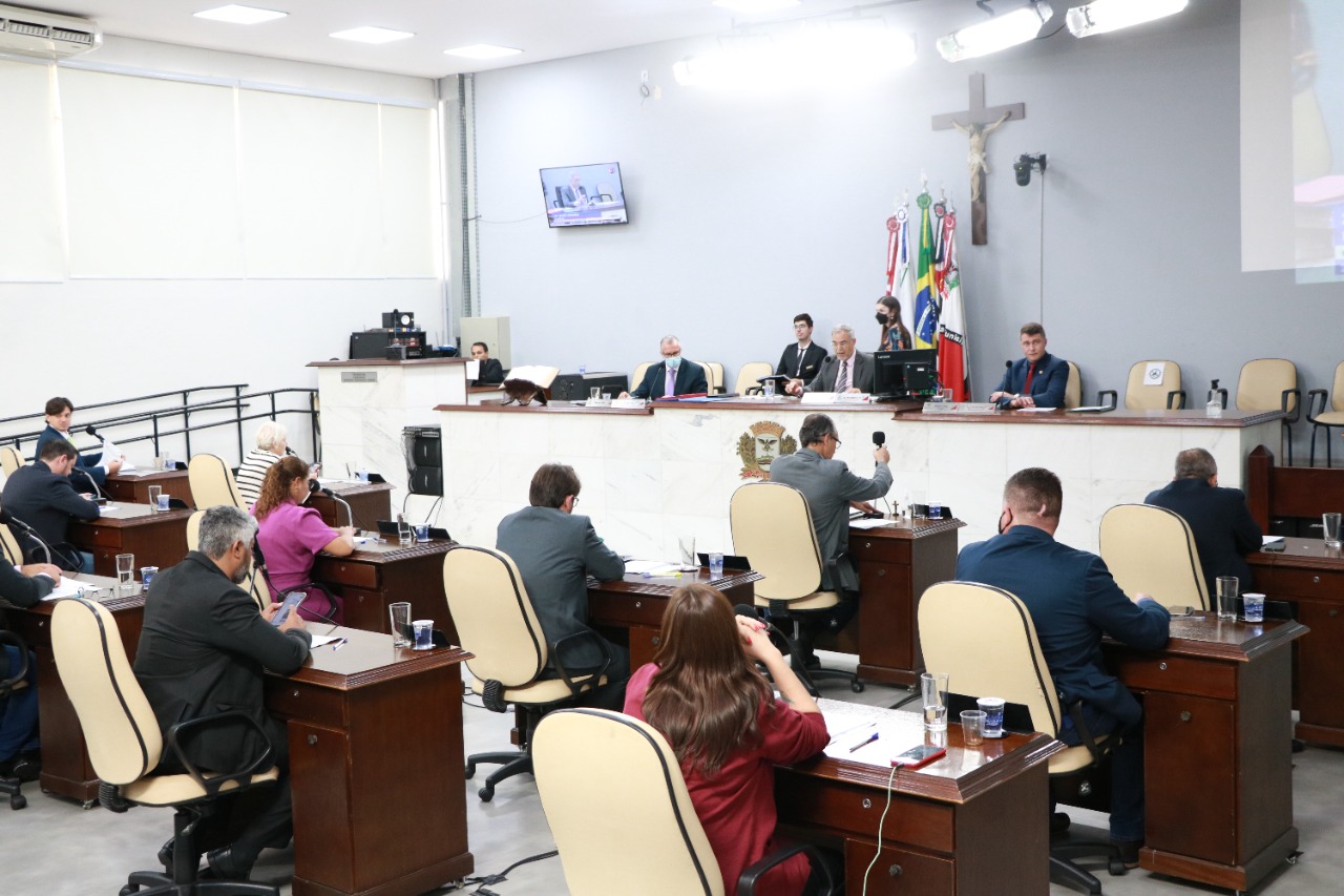 Vereadores analisam quatro itens em cada sessão desta terça