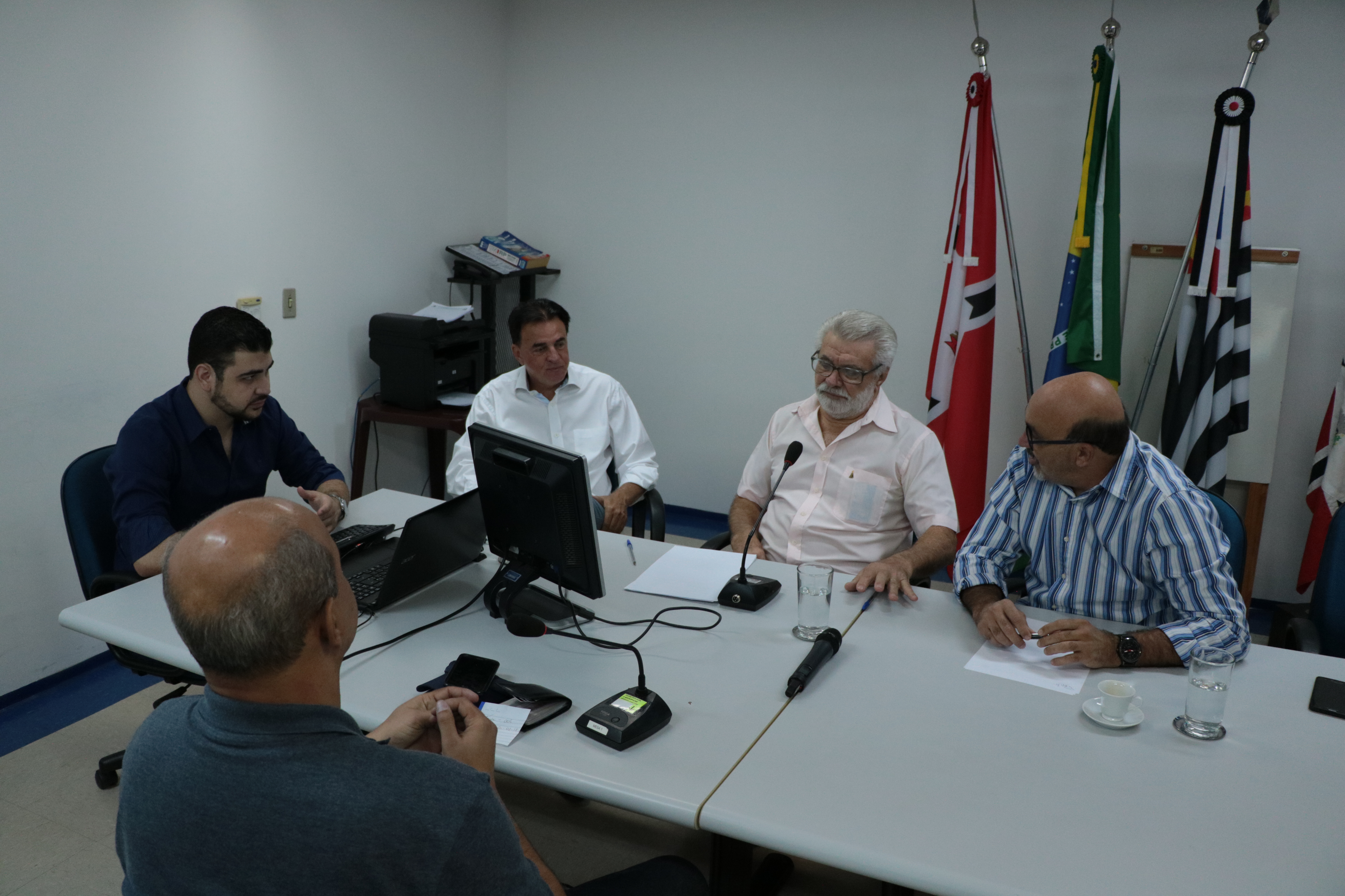 Geraldo Jacinto é ouvido pelos vereadores durante trabalho da CEI da Emurb