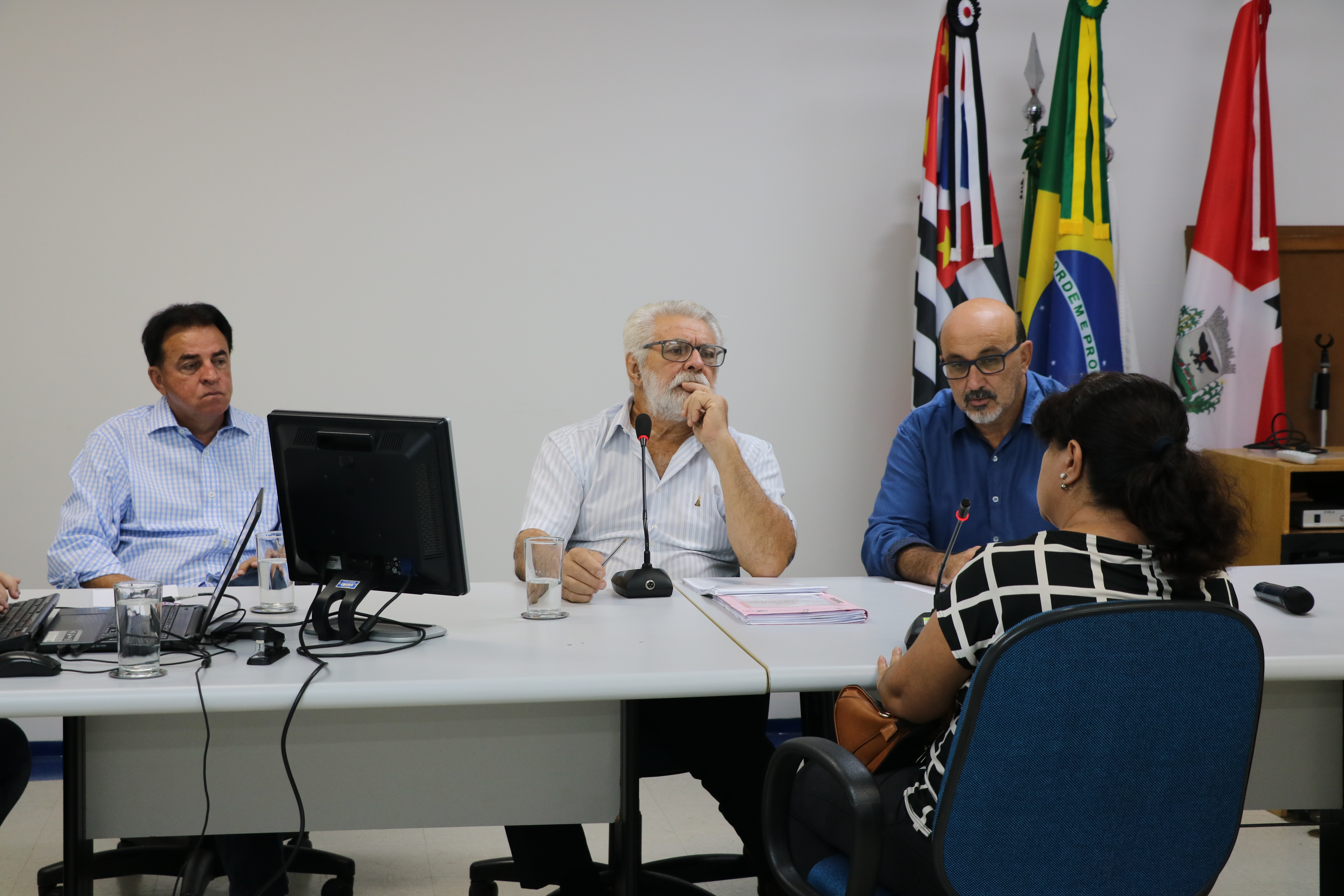 Servidora da Emurb presta depoimento a vereadores