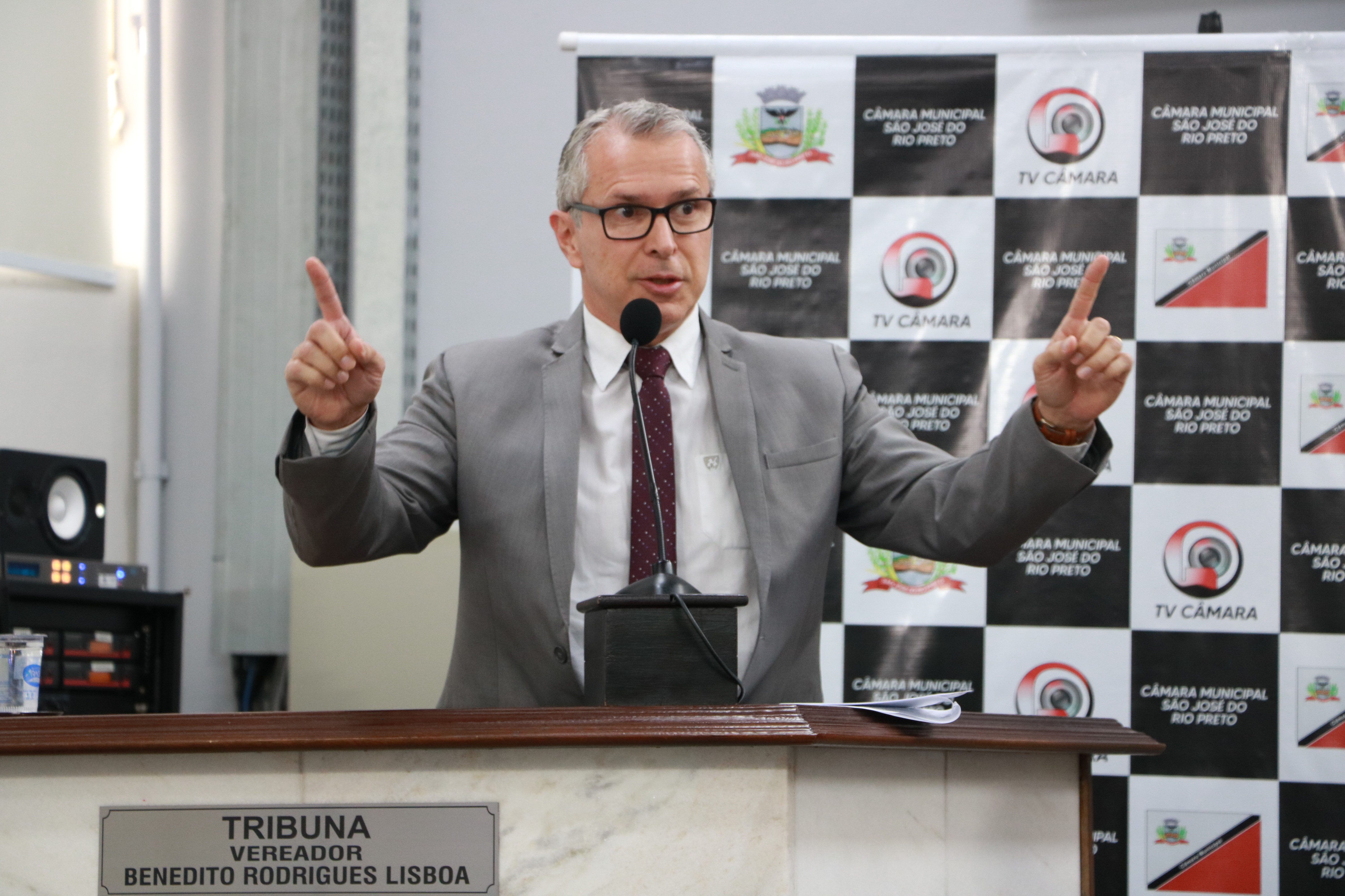 Pupo quer estender licença-maternidade de servidoras para cinco meses