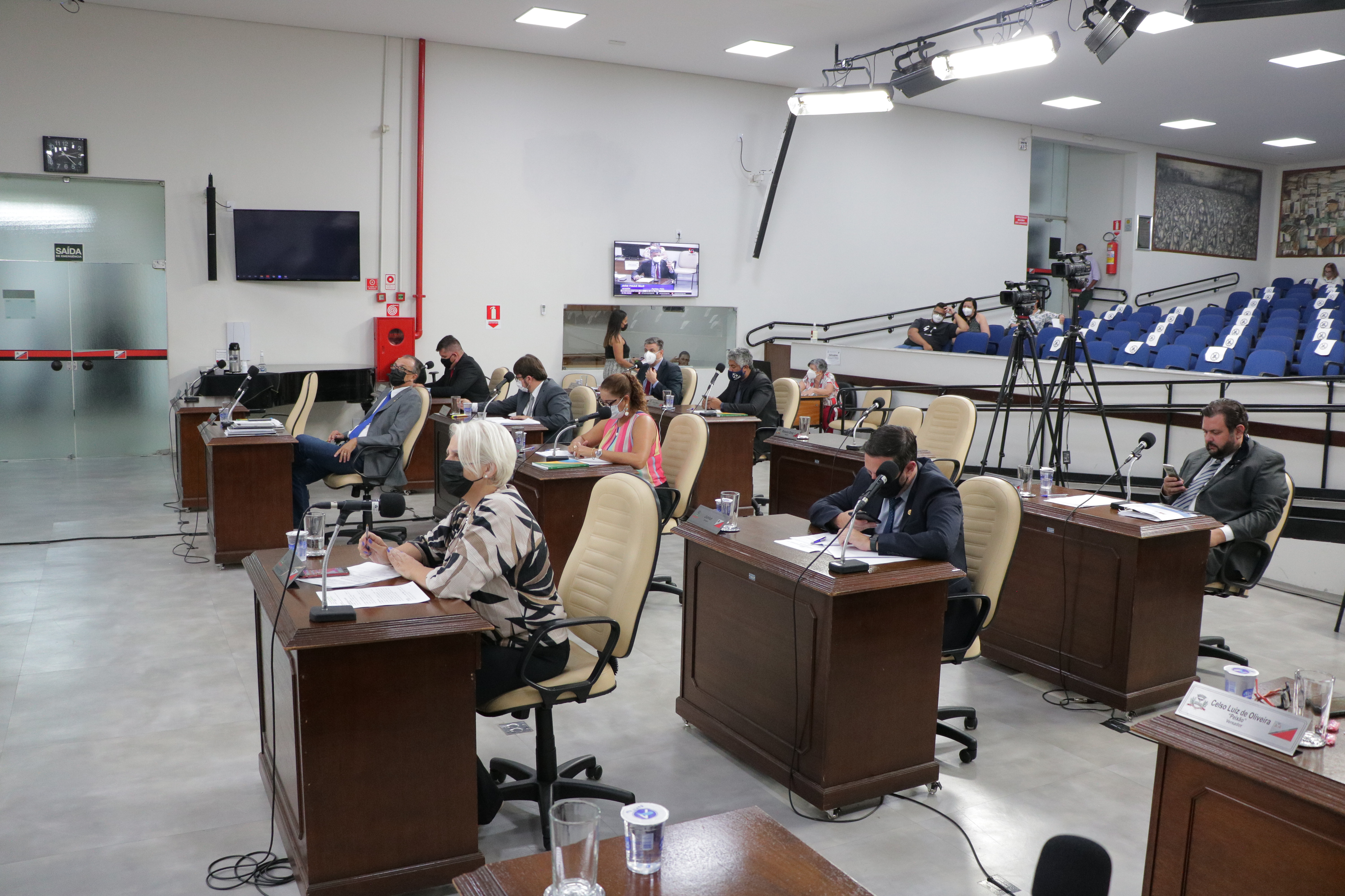 Dois vetos e sete propostas serão analisadas ao longo do dia