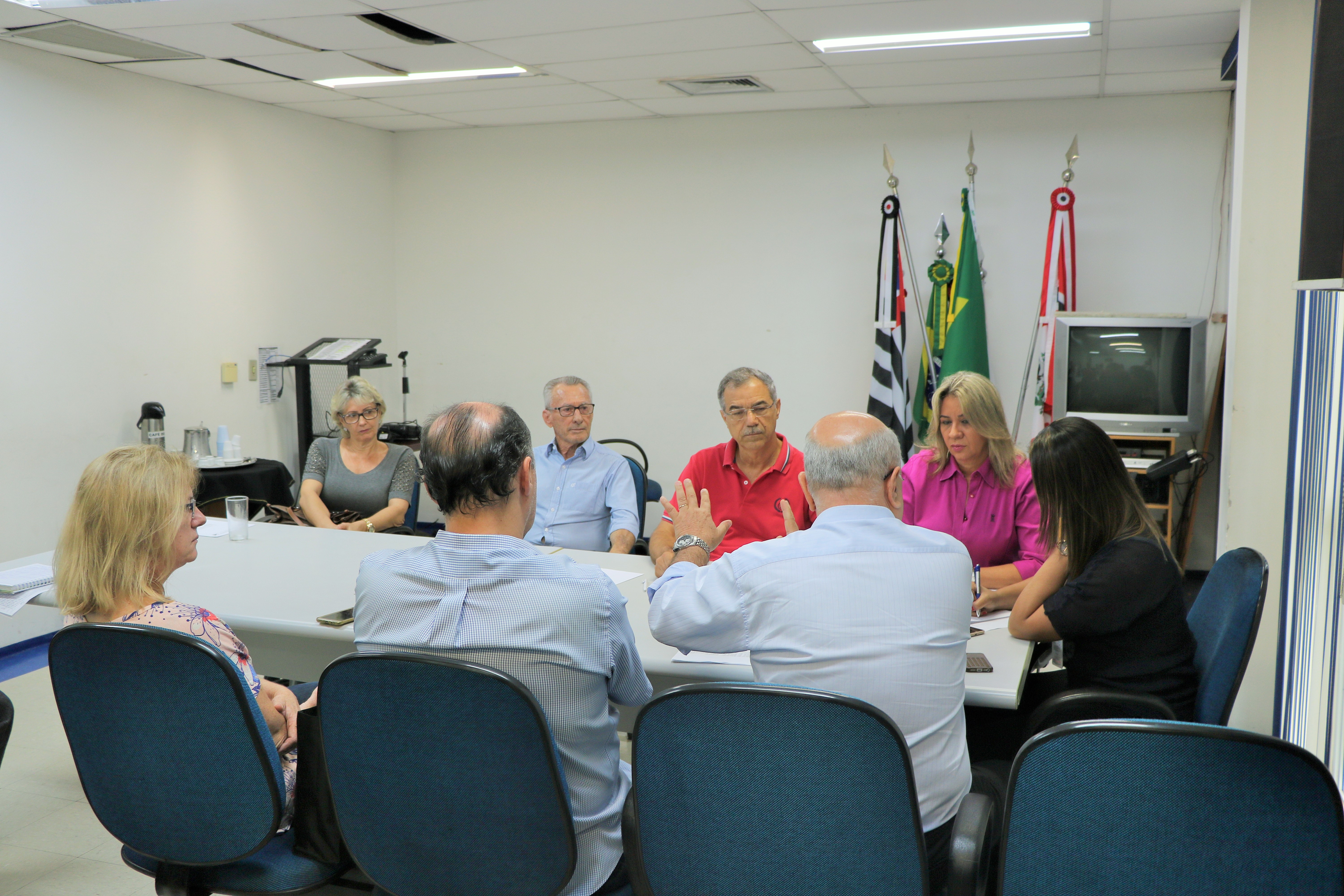 Reunião discutiu convênios dos lares da cidade com a Prefeitura
