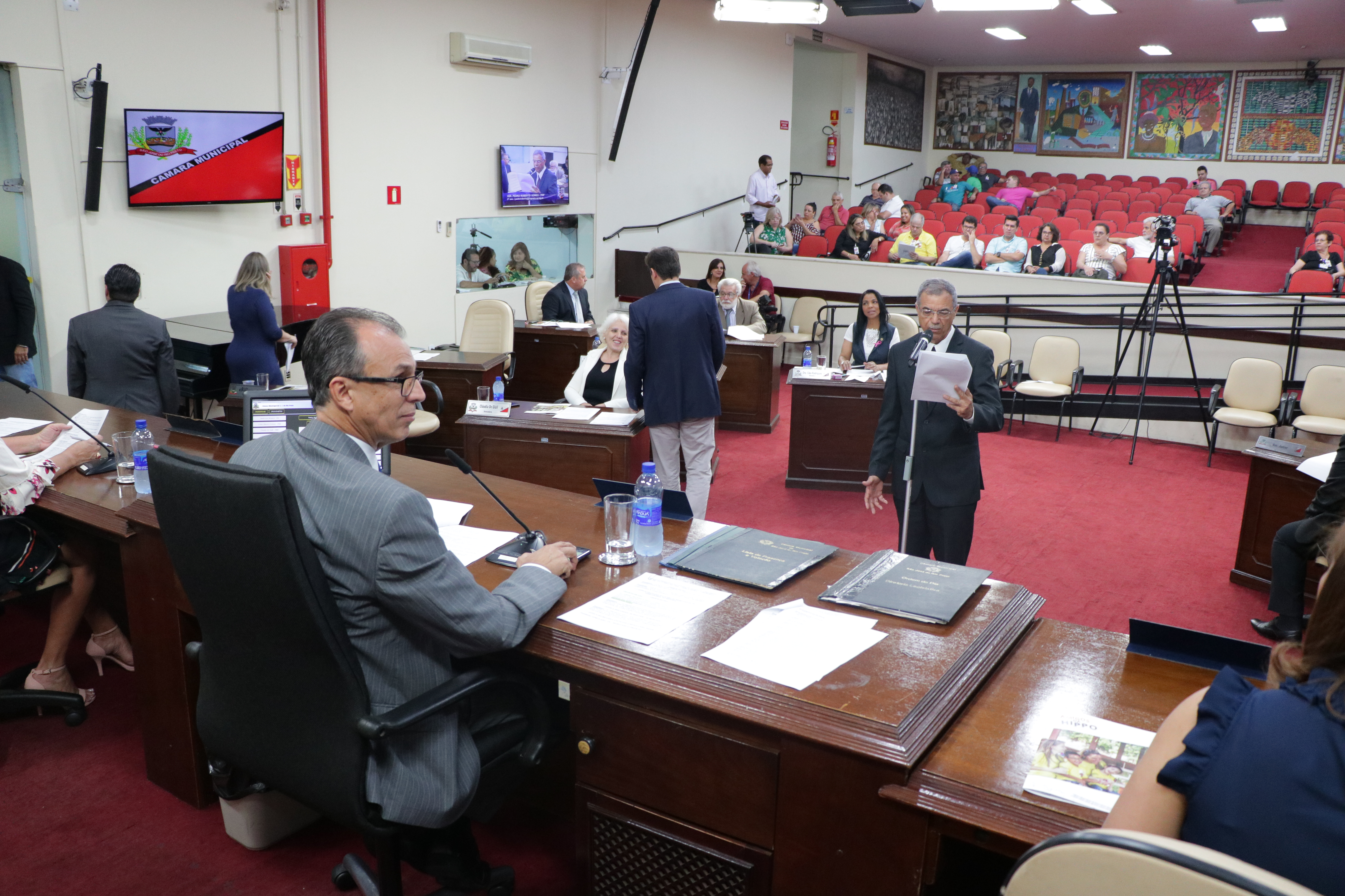 Vereadores durante a 35ª sessão ordinária de 2018