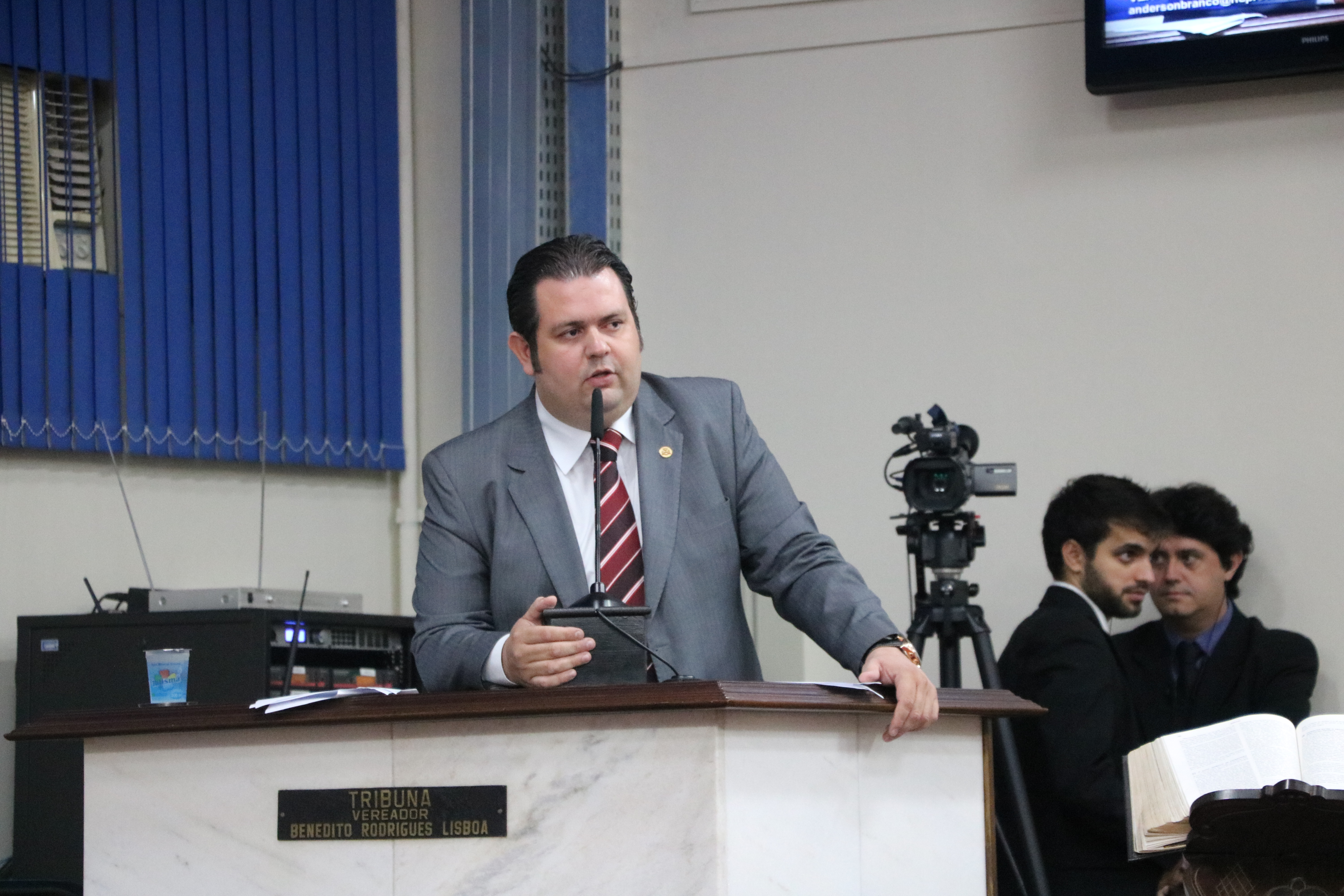 Projeto de Branco altera regra para concessão de alvarás a igrejas