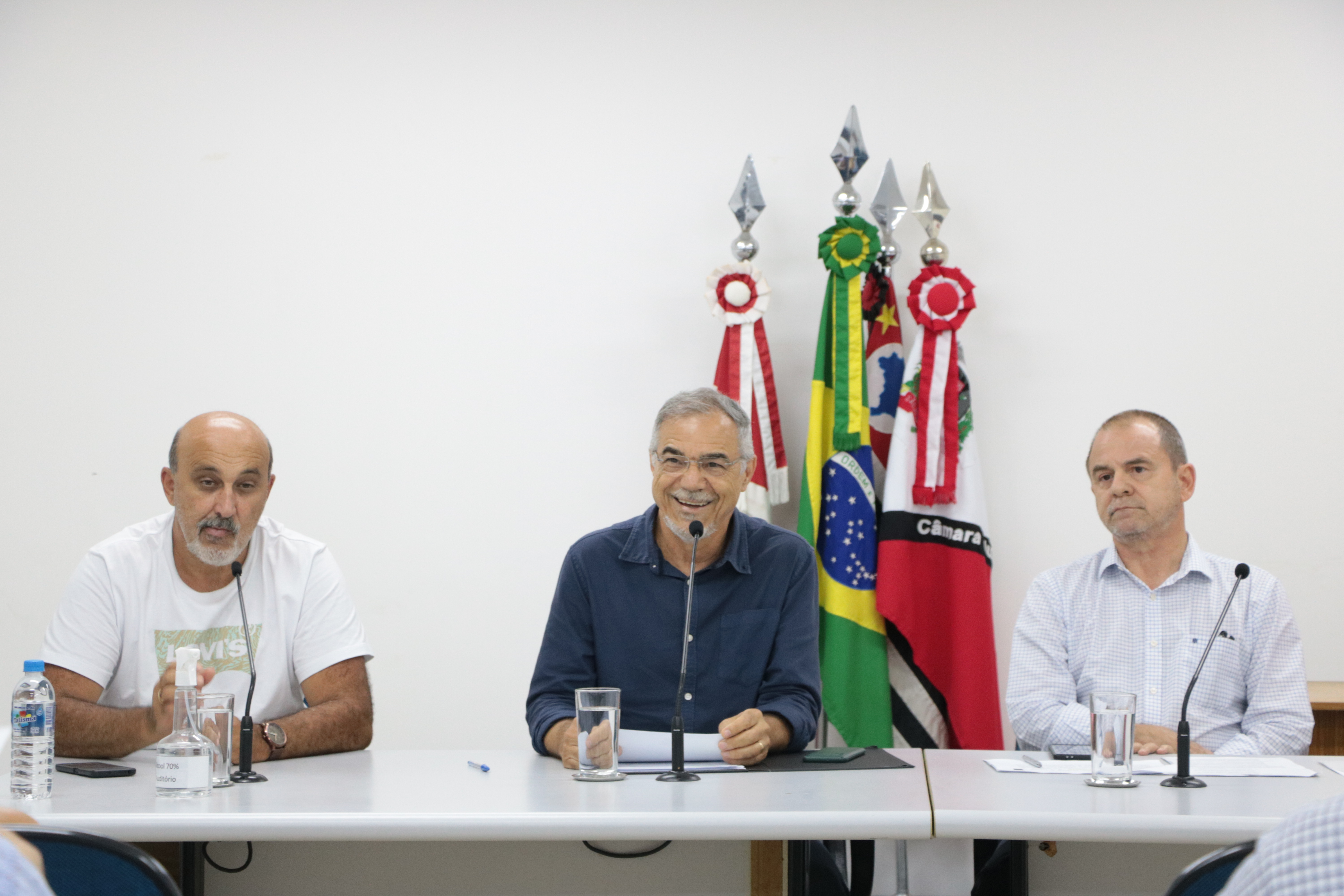 Reunião foi realizada no auditório da Câmara