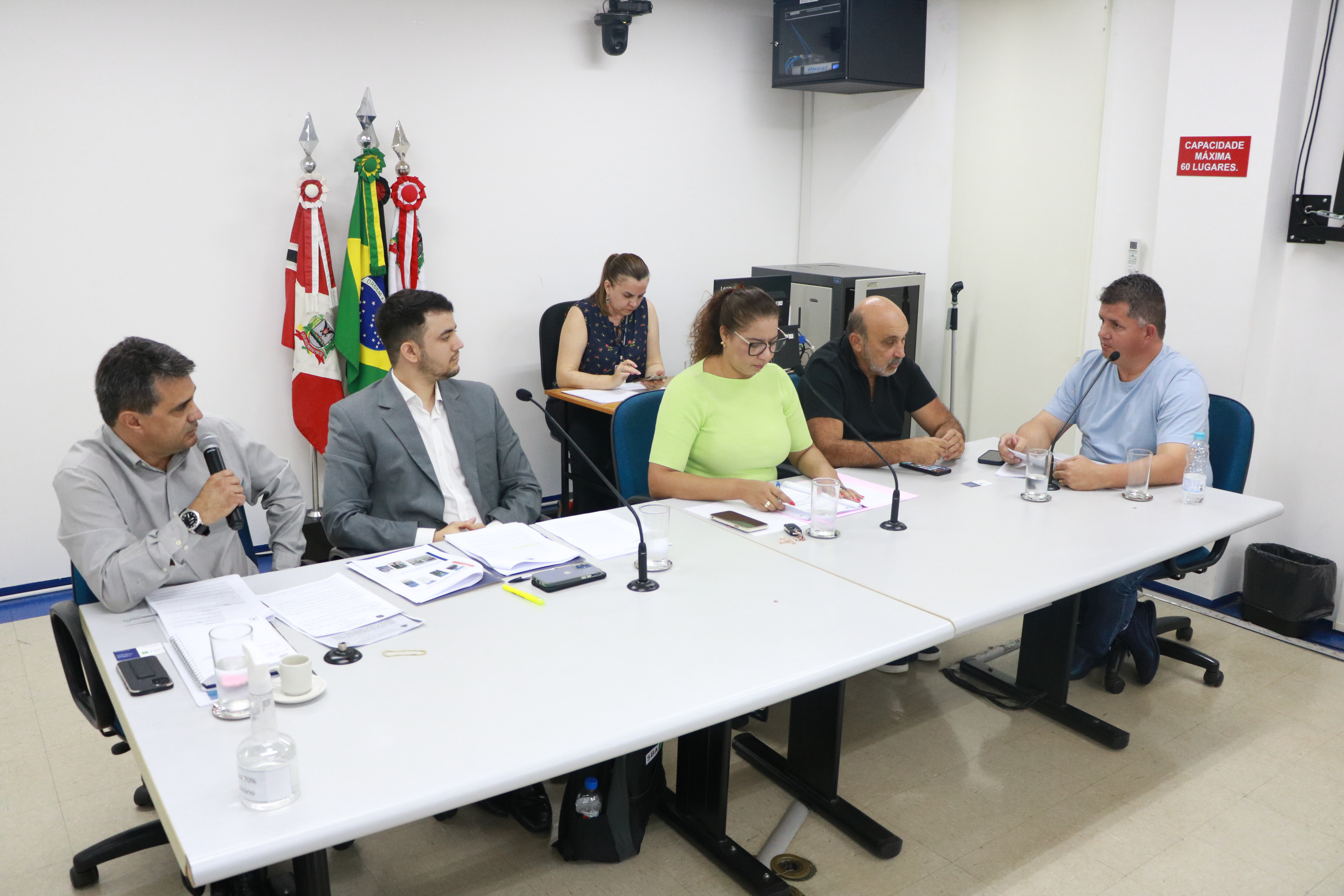 Debate foi realizado no auditório da Câmara