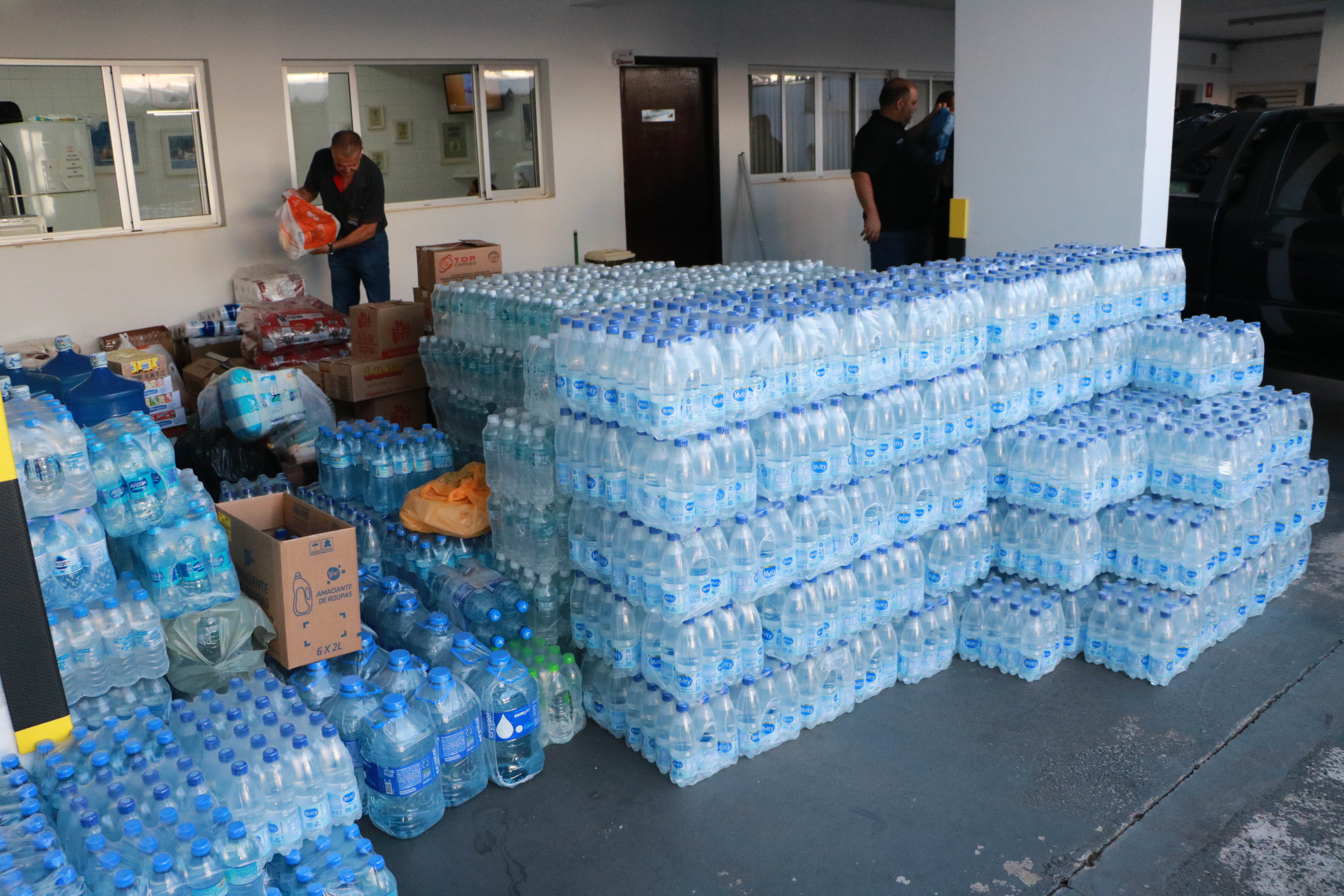 Mantimentos arrecadados pela Câmara na campanha Câmara Solidária
