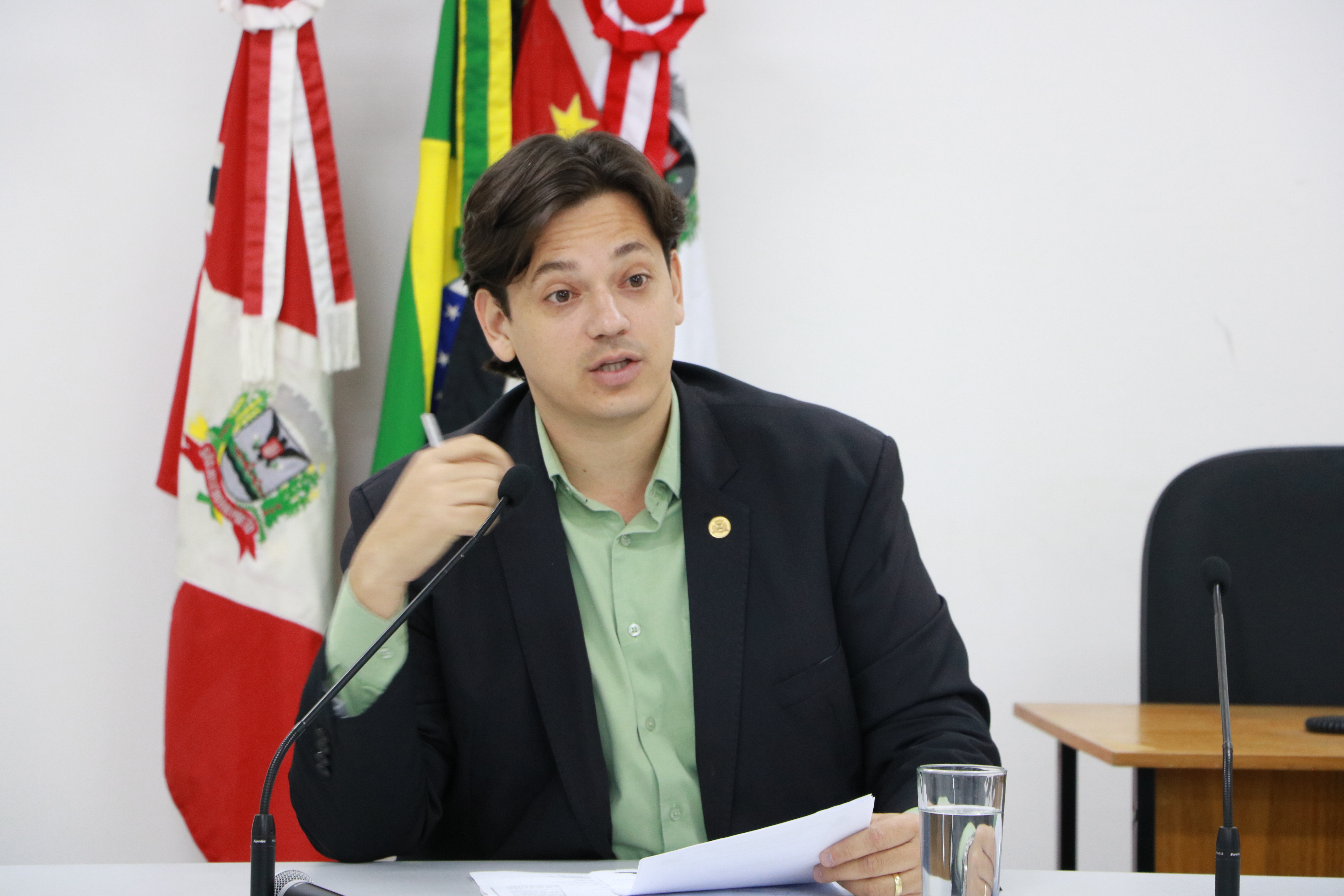Presidente da Comissão, vereador Bruno Marinho, inquiriu engenheiro da CERRP sobre falta de energia no dia 18 de julho