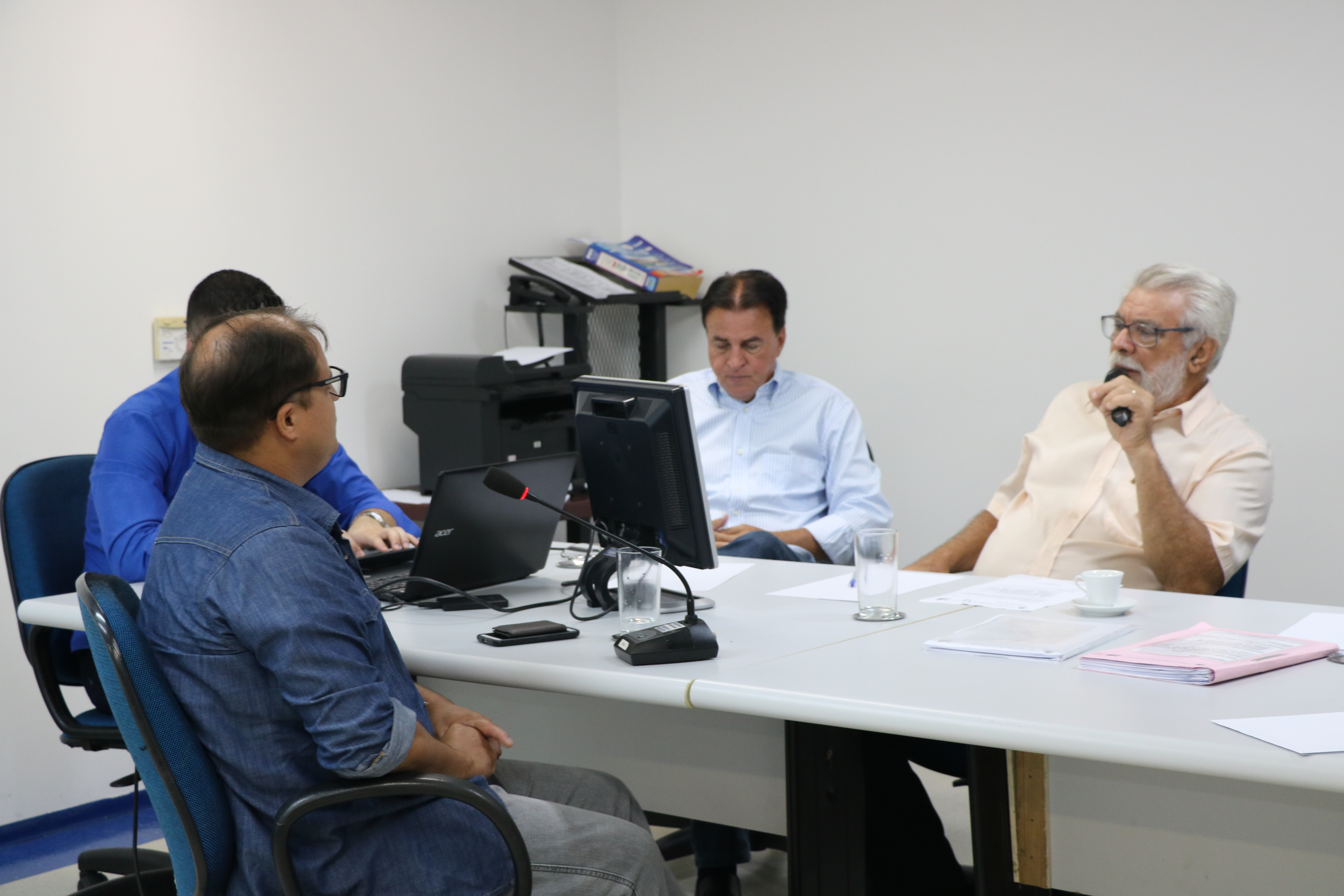 Motorista Adenilson Rodrigues presta depoimento à CEI da Área Azul