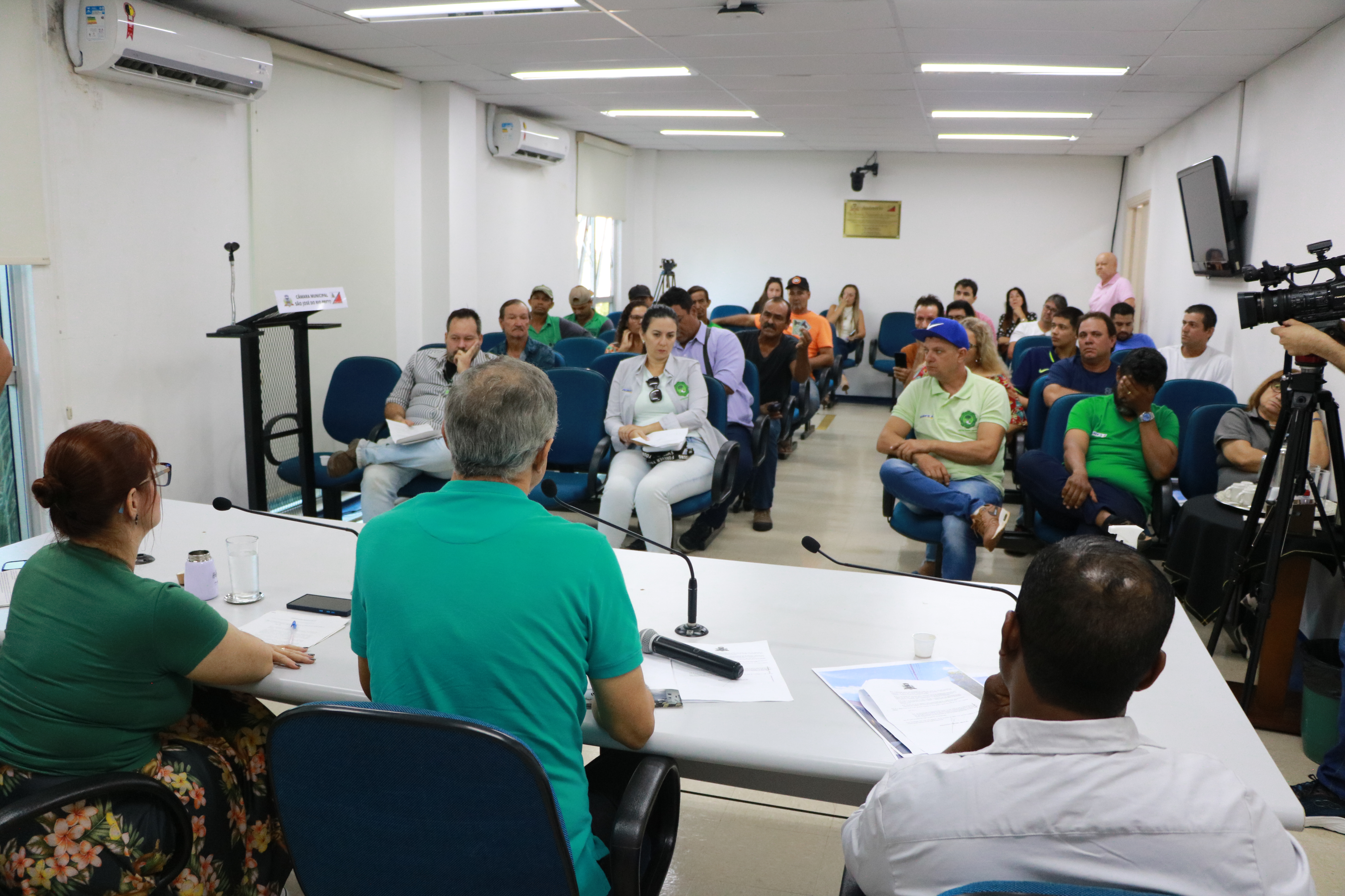 Audiência de Comissão reuniu secretária de Meio Ambiente e podadores: impasse