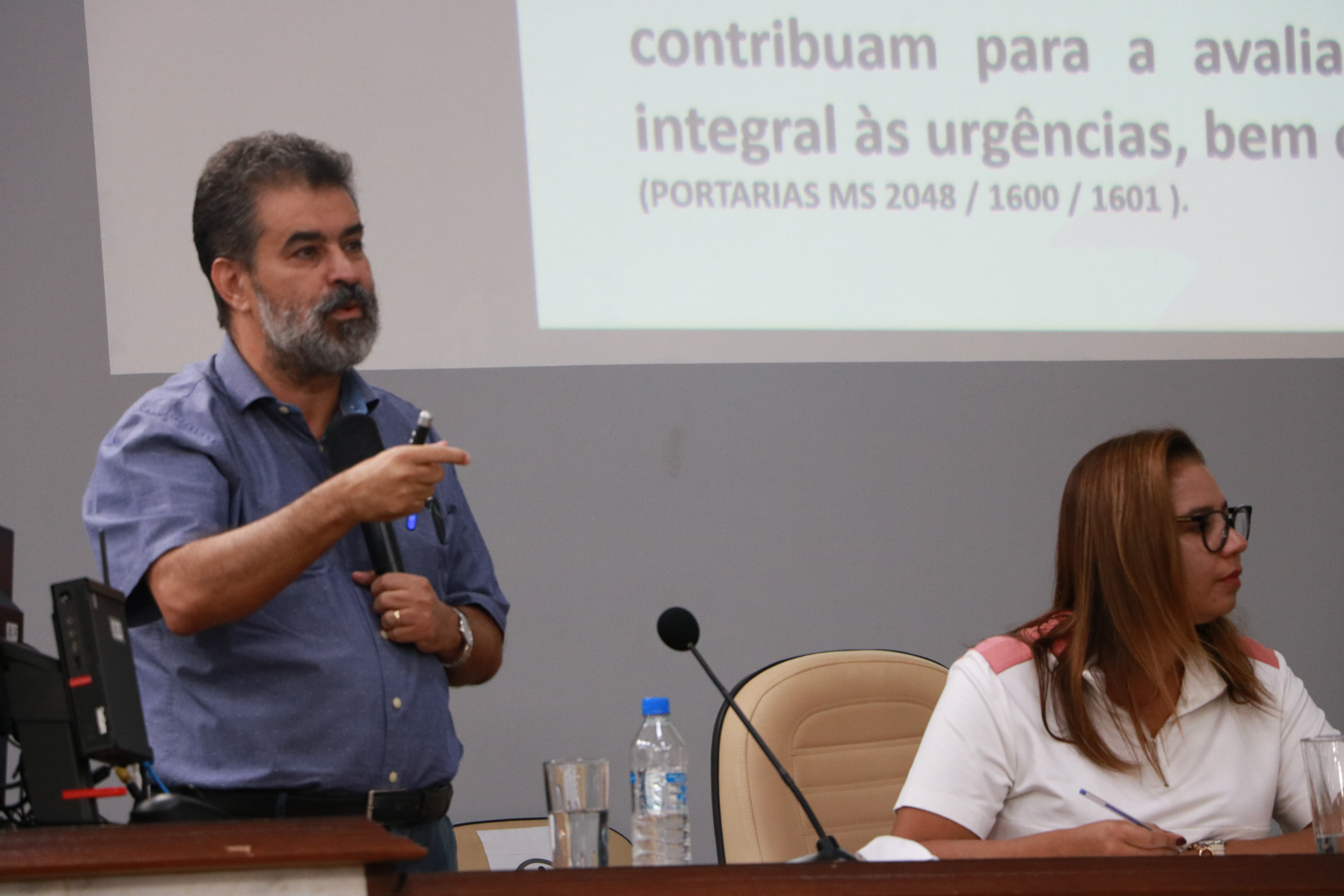 André Baitello, assessor especial da Secretaria de Saúde, prestou esclarecimentos sobre o atendimento na rede