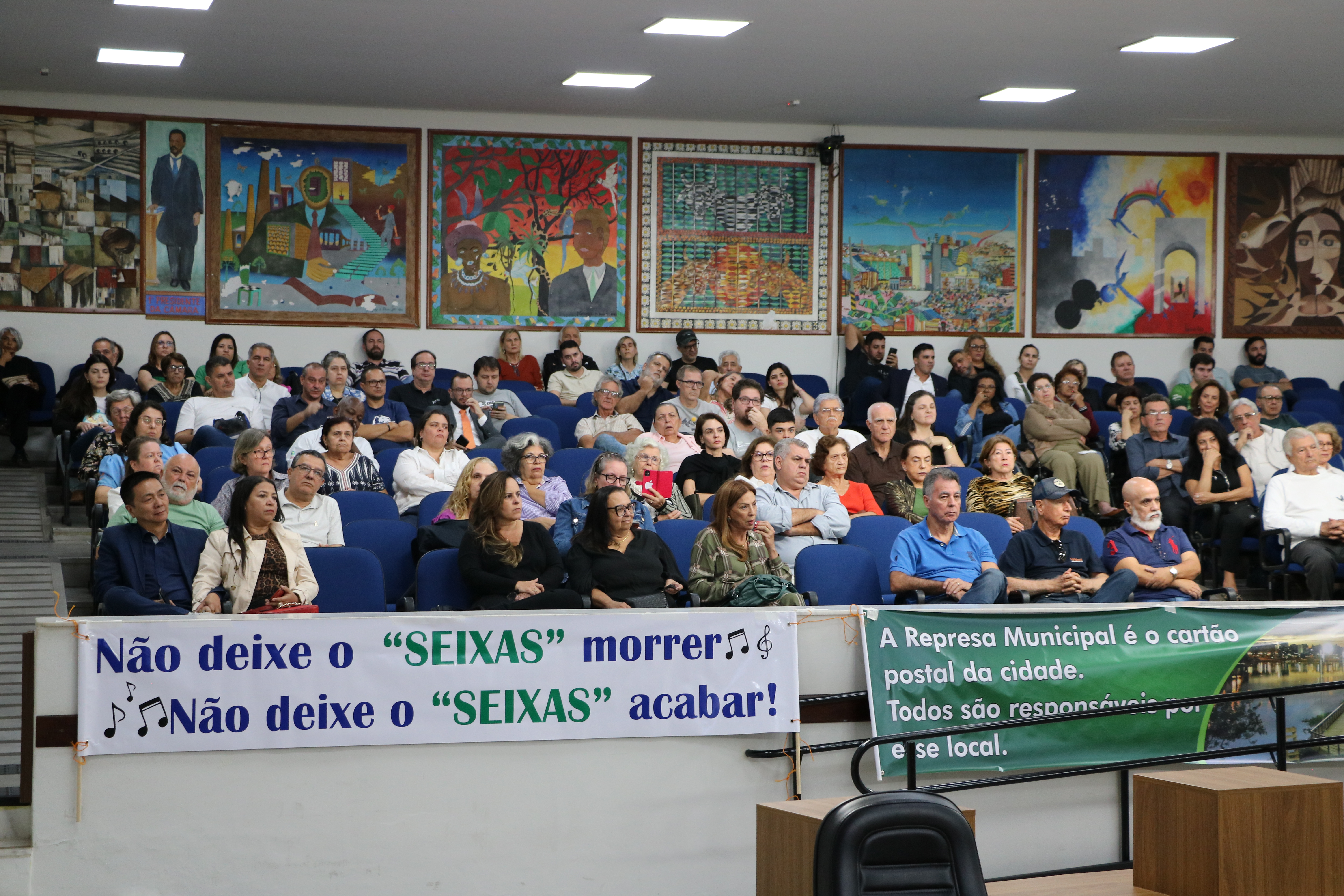 Moradores do Jardim dos Seixas participaram de reunião que debateu futuro do bairro