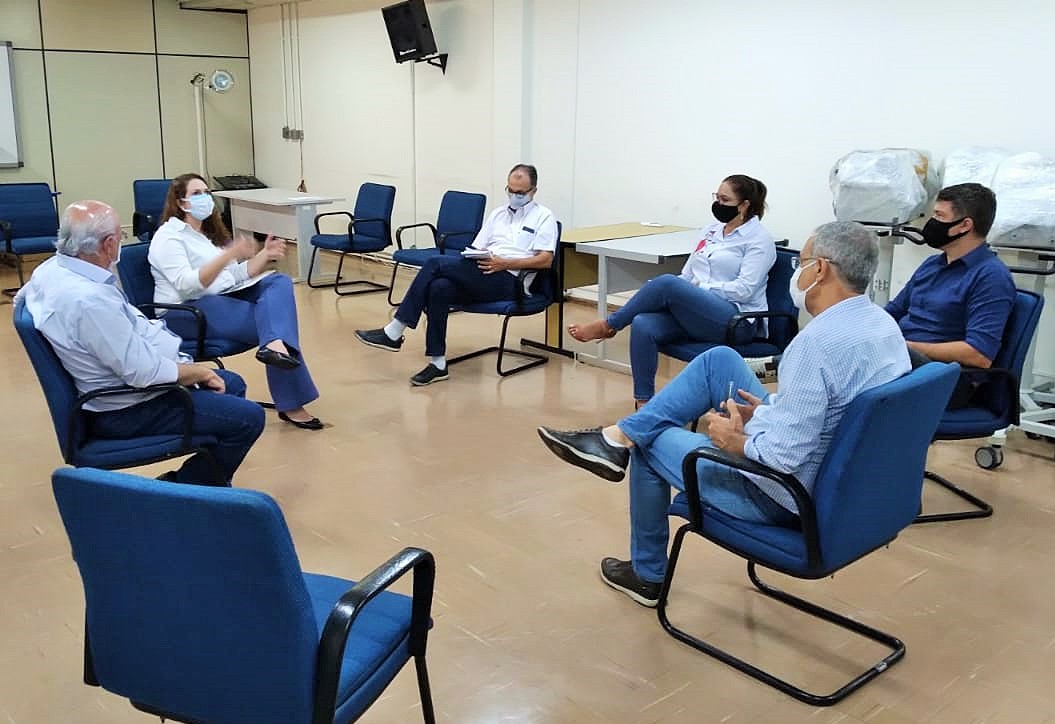 Vereadores conversam com secretário de Saúde e chefe de imunização