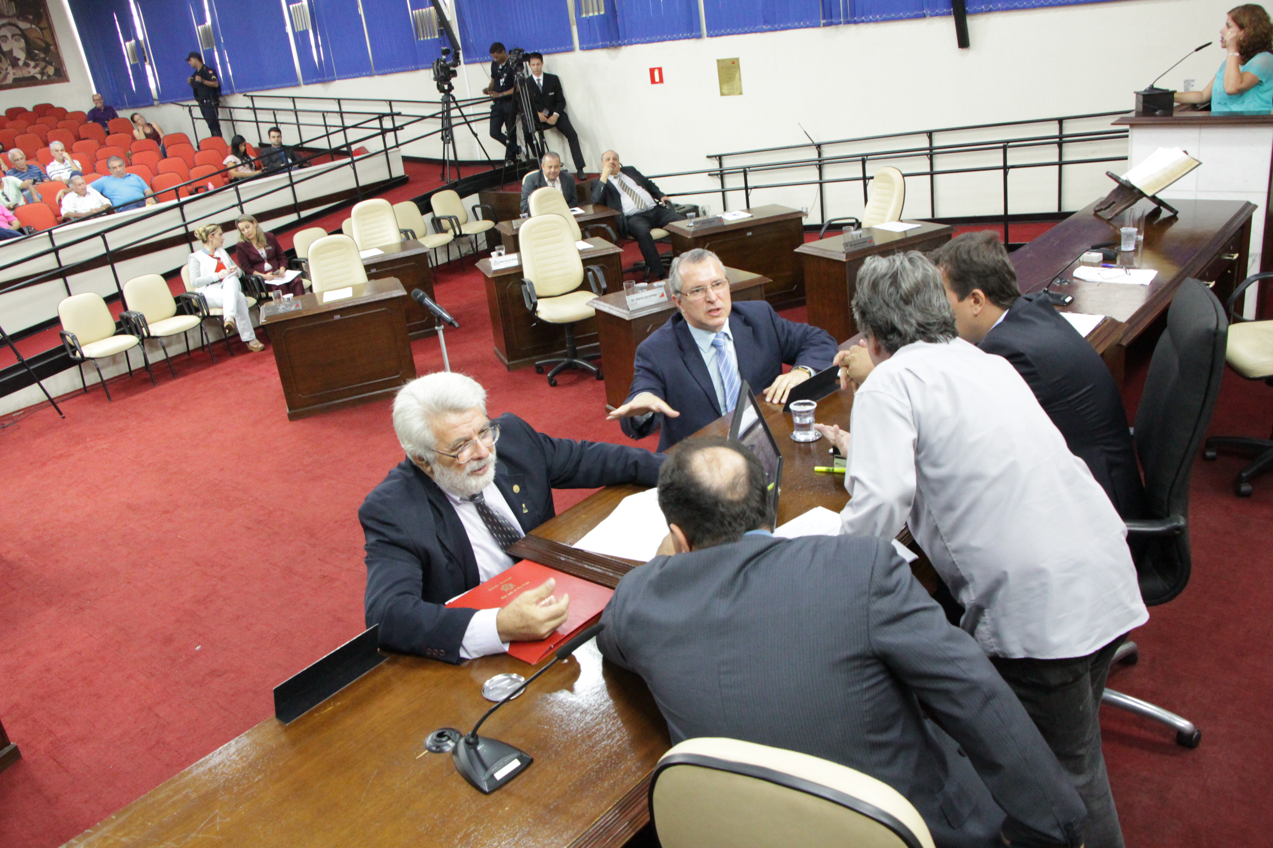 Vereadores debatem caso Carlão dos Santos, que acabou absolvido em plenário