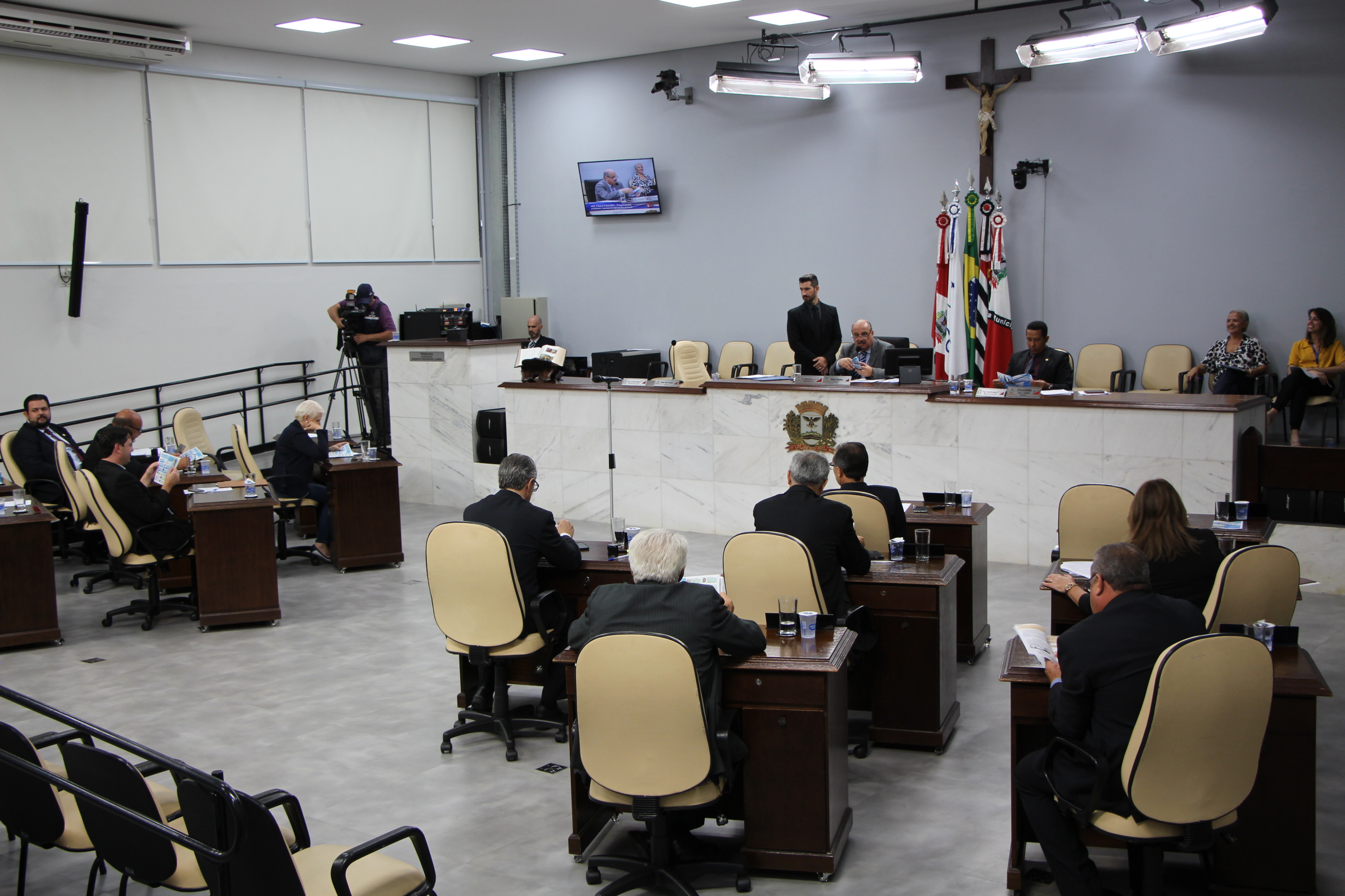 Serão promovidas duas sessões extraordinárias e uma ordinária para discussão de 42 itens