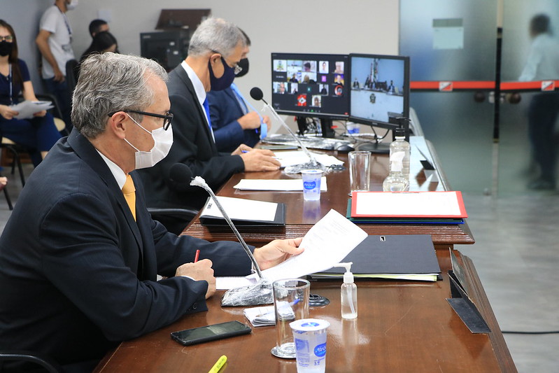 As votações são transmitidas ao vivo pela TV Câmara e pela rádio Educativa FM