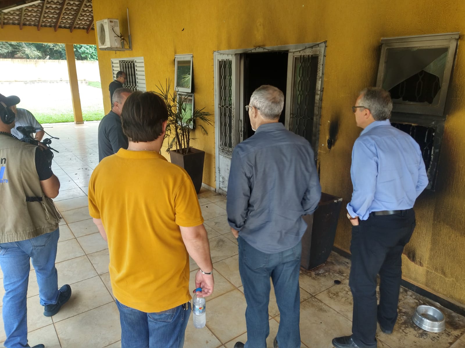 Vereadores verificam estragos causados pelo atentado criminoso