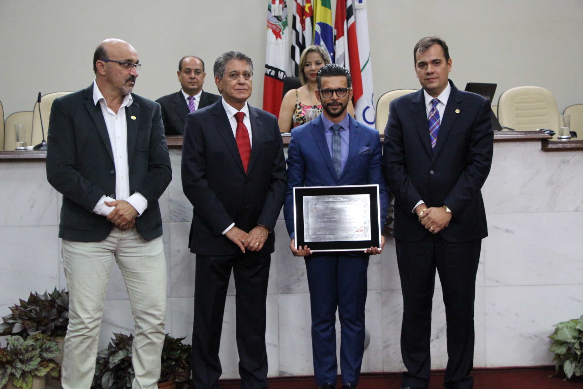 Roni Vieira recebe Título de Reconhecimento Público