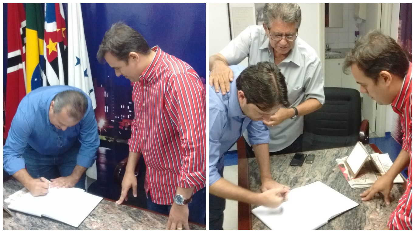 Menezes e Júnior assinam livro de posse no gabinete do presidente Fábio Marcondes